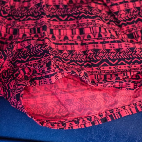 Patagonia barely baggy patterned shorts - Picture 2 of 5